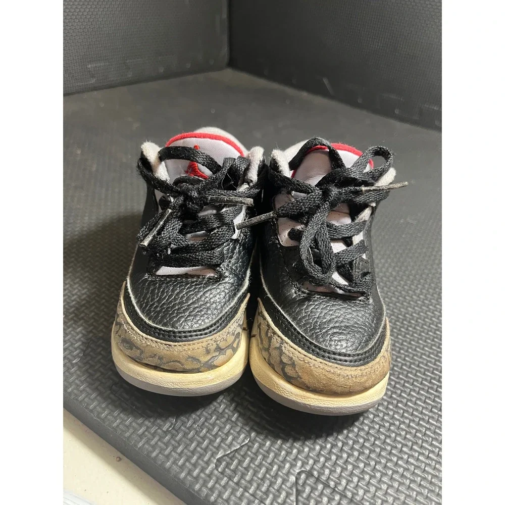 Jordan 3 Retro BT 832033 021 Black/Fire Red-Cement‎ Gray Size 6C